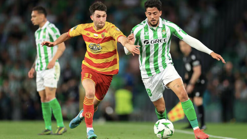 Fornals en el Betis-Jagiellonia.